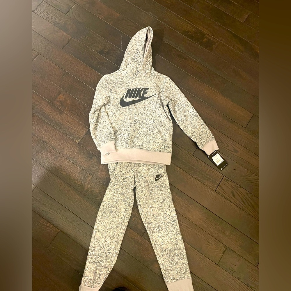 Little boys brand new Nike outfit
